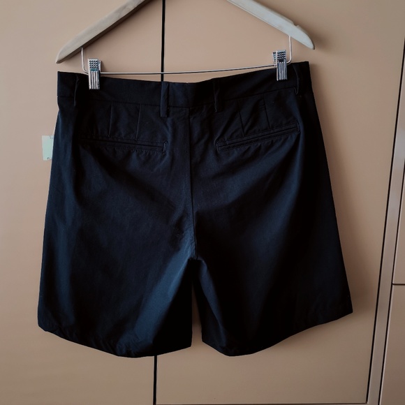 GAP Shorts with GapFlex - NWT (31) - Picture 6 of 9